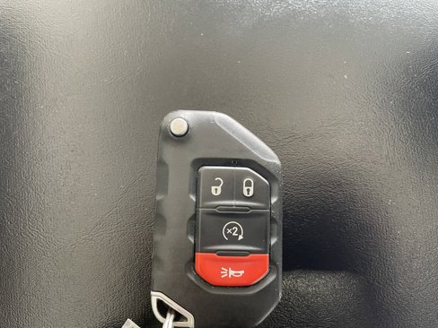 Used 2021 Jeep Wrangler Unlimited Sahara image 23