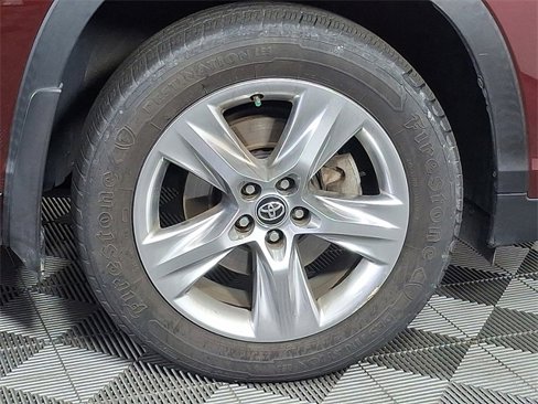 Used 2017 Toyota Highlander Limited image 12