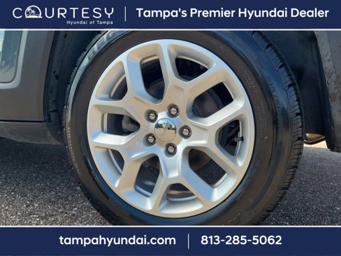 Used 2018 Jeep Renegade Latitude image 5