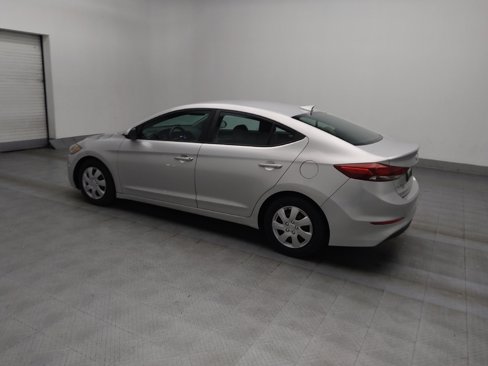 Used 2017 Hyundai Elantra SE image 3