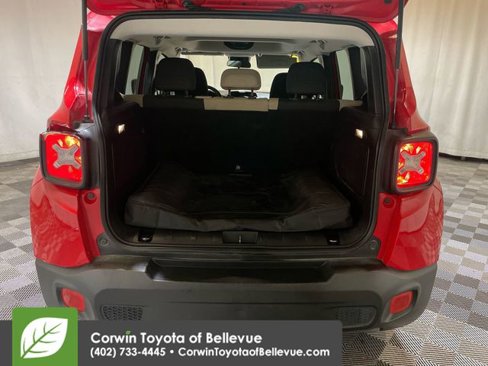 Used 2015 Jeep Renegade Latitude w/ Cold Weather Group II image 16