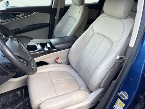 Used 2020 Lincoln Nautilus Reserve w/ Equipment Group 201A image 19