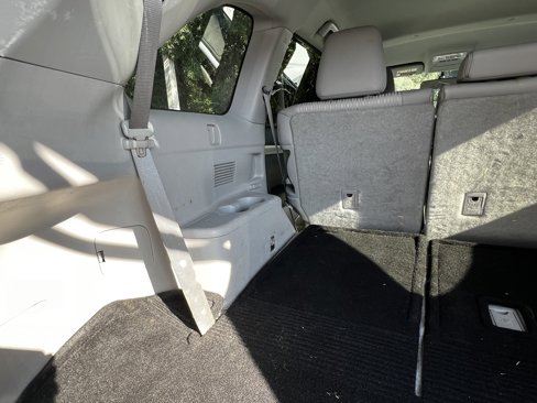 Used 2015 Toyota Highlander LE image 48