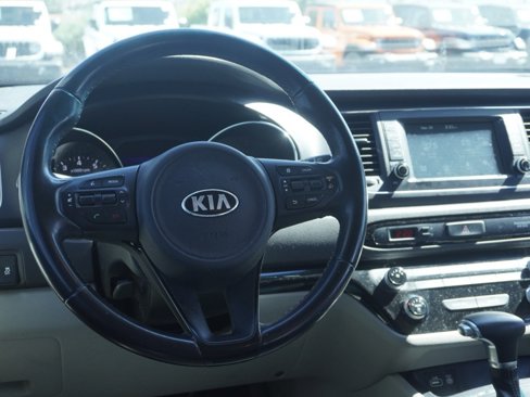 Used 2017 Kia Sedona LX w/ LX Essentials Premium Package image 27