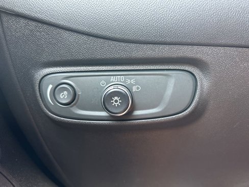 Used 2023 Chevrolet Equinox LT image 22