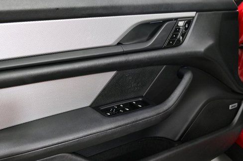 Certified 2020 Porsche Taycan 4S image 6