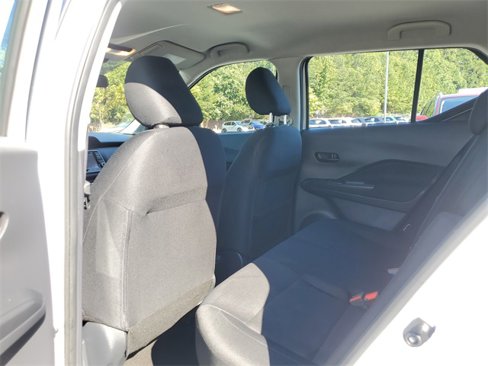 Used 2024 Nissan Kicks S image 11