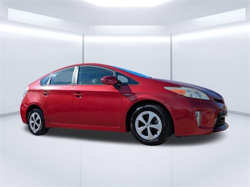 Used 2015 Toyota Prius Four image 2