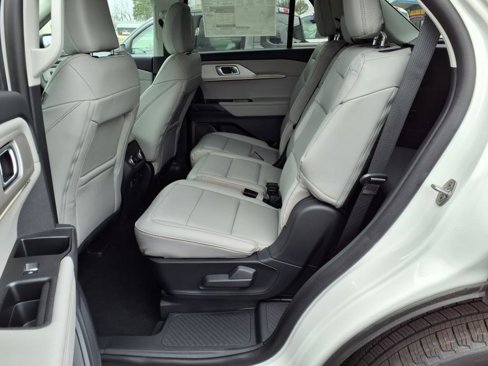 New 2025 Ford Explorer Active w/ Active Comfort Package image 6