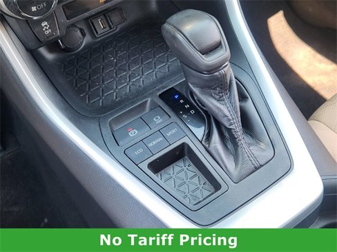 Used 2020 Toyota RAV4 XLE image 19