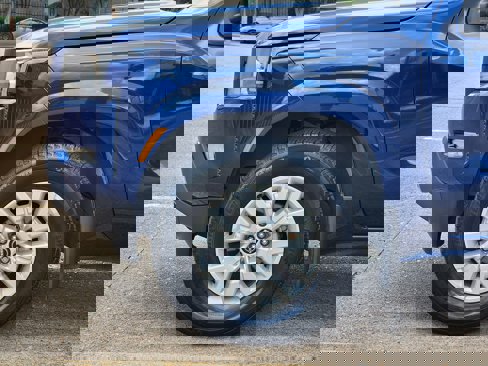 Used 2023 Nissan Frontier SV image 4