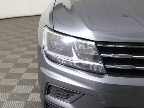 Used 2020 Volkswagen Tiguan S image 11