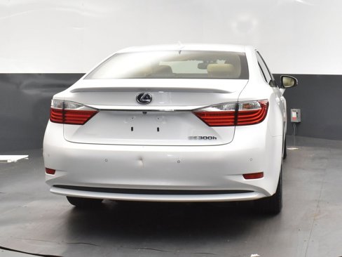 Used 2015 Lexus ES 300h image 7