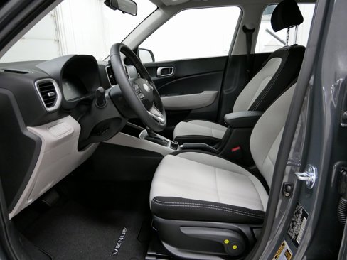 New 2025 Hyundai Venue SEL image 10