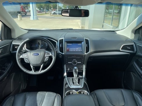 Used 2016 Ford Edge Titanium w/ Technology Package image 12
