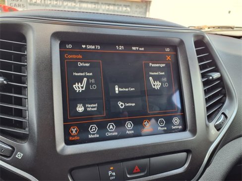 Used 2019 Jeep Cherokee Trailhawk w/ Cold Weather Group image 18