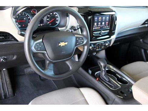 Used 2022 Chevrolet Traverse LS image 13