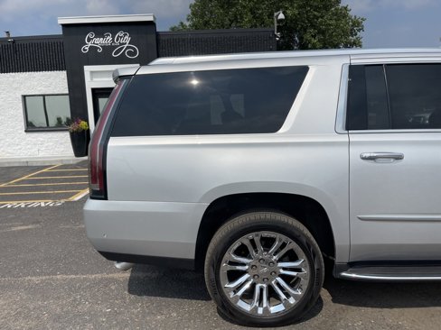 Used 2018 Cadillac Escalade ESV Premium Luxury w/ LPO, Radiant Package image 4