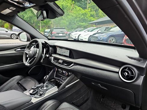 Used 2018 Alfa Romeo Stelvio Ti Sport image 41