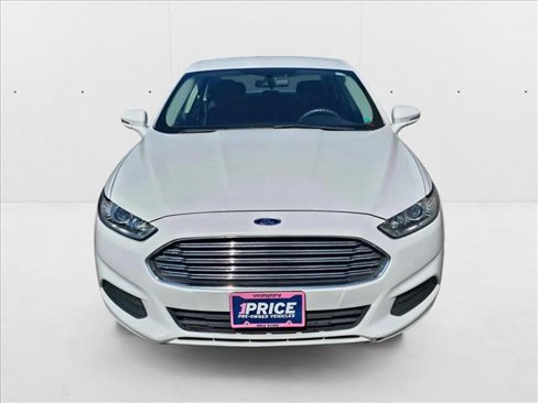 Used 2016 Ford Fusion SE image 2