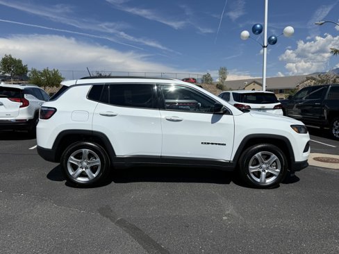 Used 2024 Jeep Compass Latitude image 4