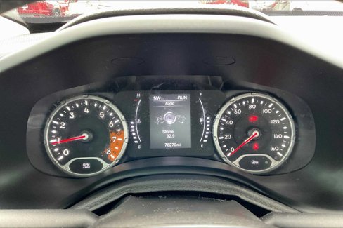 Used 2017 Jeep Renegade Latitude image 24