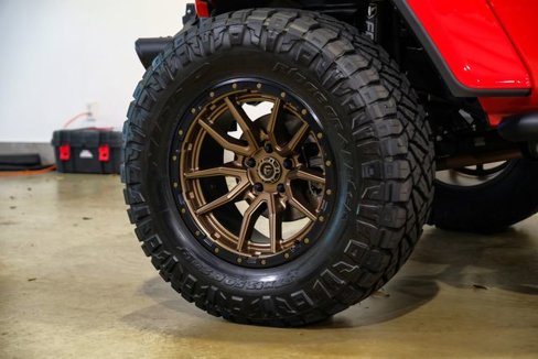 Used 2024 Jeep Wrangler Unlimited Rubicon w/ Technology Group image 7
