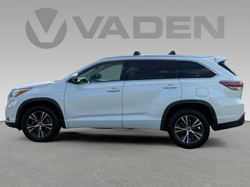 Used 2016 Toyota Highlander XLE image 8
