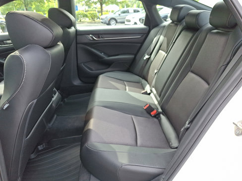 Used 2019 Honda Accord Sport image 10