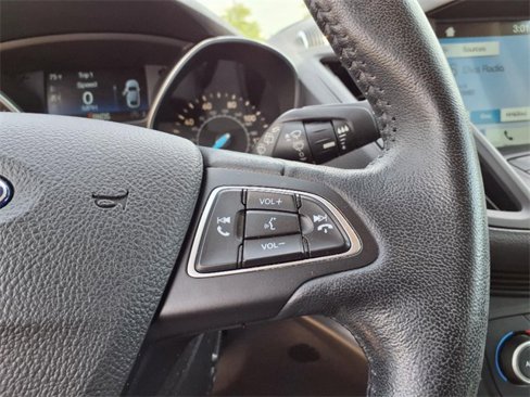 Used 2019 Ford Escape SEL image 16