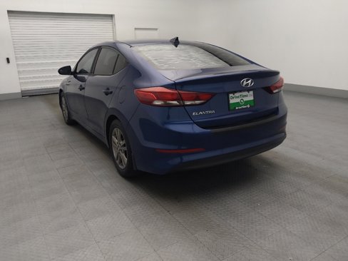 Used 2017 Hyundai Elantra SE image 5