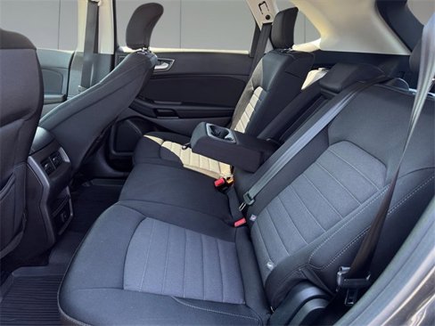 Used 2017 Ford Edge SE image 9
