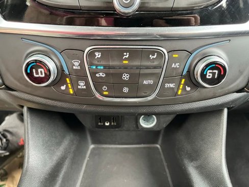 Used 2019 Chevrolet Traverse LT image 32