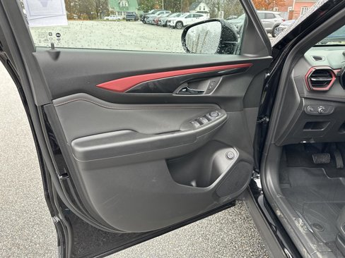 New 2025 Chevrolet TrailBlazer RS w/ Convenience Package image 9