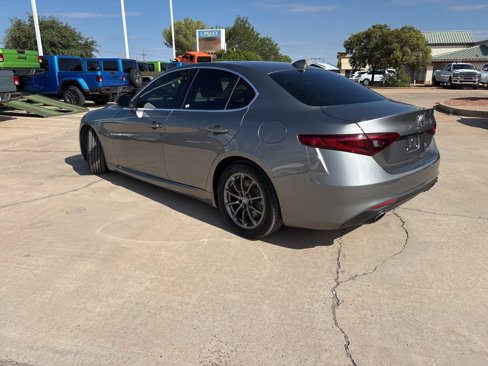 Used 2018 Alfa Romeo Giulia image 7