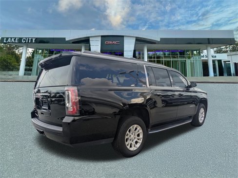 Used 2018 GMC Yukon XL SLT image 3