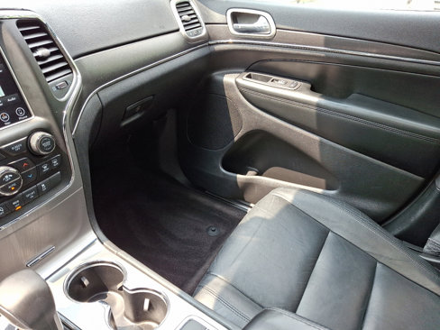 Used 2018 Jeep Grand Cherokee Limited image 28