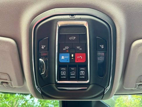 Used 2023 Jeep Grand Cherokee 4WD 4xe image 32