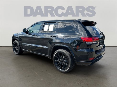 Used 2020 Jeep Grand Cherokee Altitude image 5