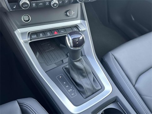 New 2025 Audi Q3 2.0T Premium image 12