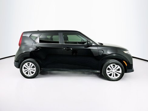 Used 2022 Kia Soul LX image 10