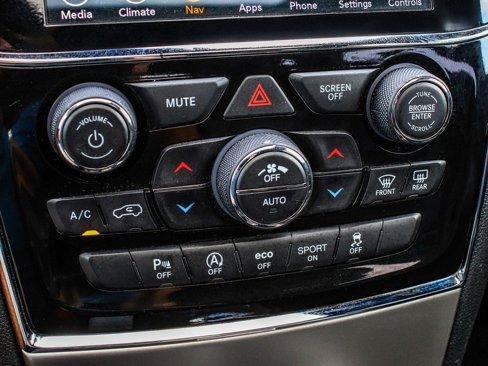 Used 2021 Jeep Grand Cherokee Limited image 24