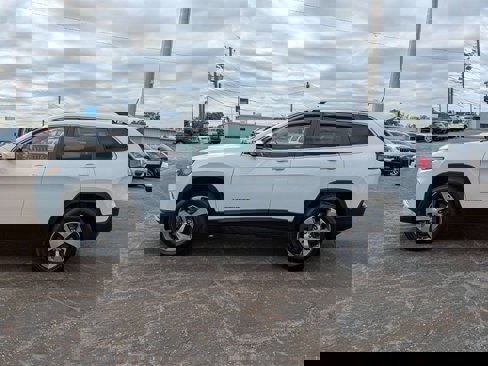 Used 2020 Jeep Cherokee Limited image 7