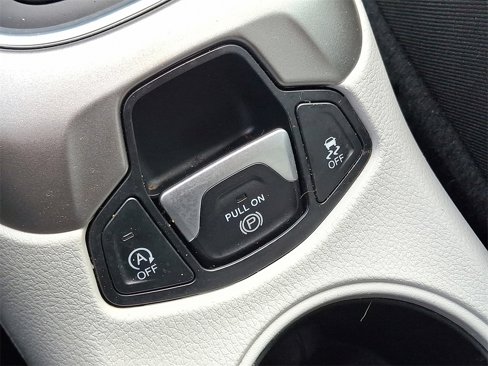 Used 2021 Jeep Compass Latitude w/ Driver Assistance Group image 25