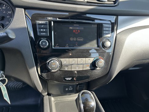 Used 2020 Nissan Rogue Sport S w/ Appearance Package image 17