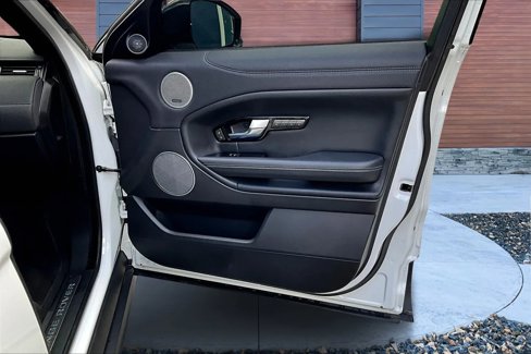 Used 2018 Land Rover Range Rover Evoque HSE Dynamic image 24