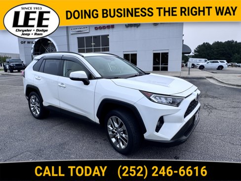 Used 2020 Toyota RAV4 XLE Premium image 1