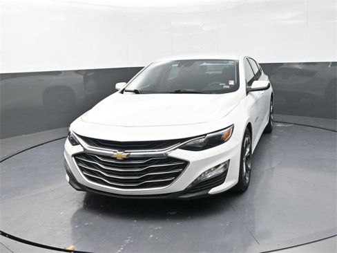 Used 2023 Chevrolet Malibu LT image 2