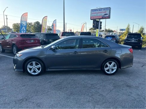 Used 2014 Toyota Camry L image 8