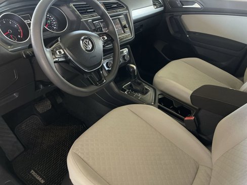Used 2018 Volkswagen Tiguan S image 10